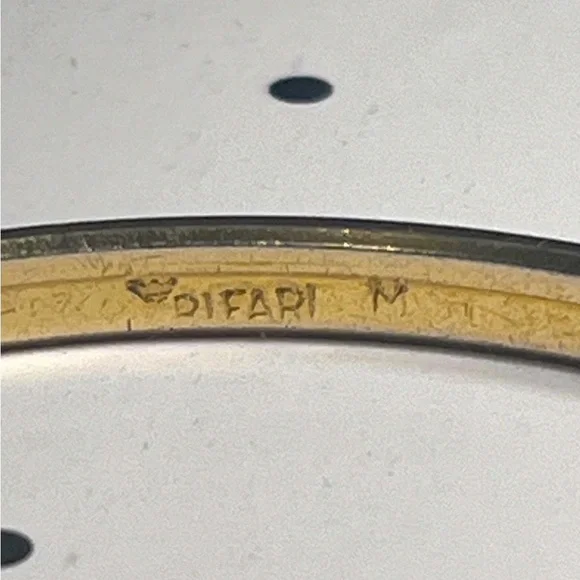 Vintage 50’s Crown Gold-Tone Trifari Bangle - Picture 2 of 4